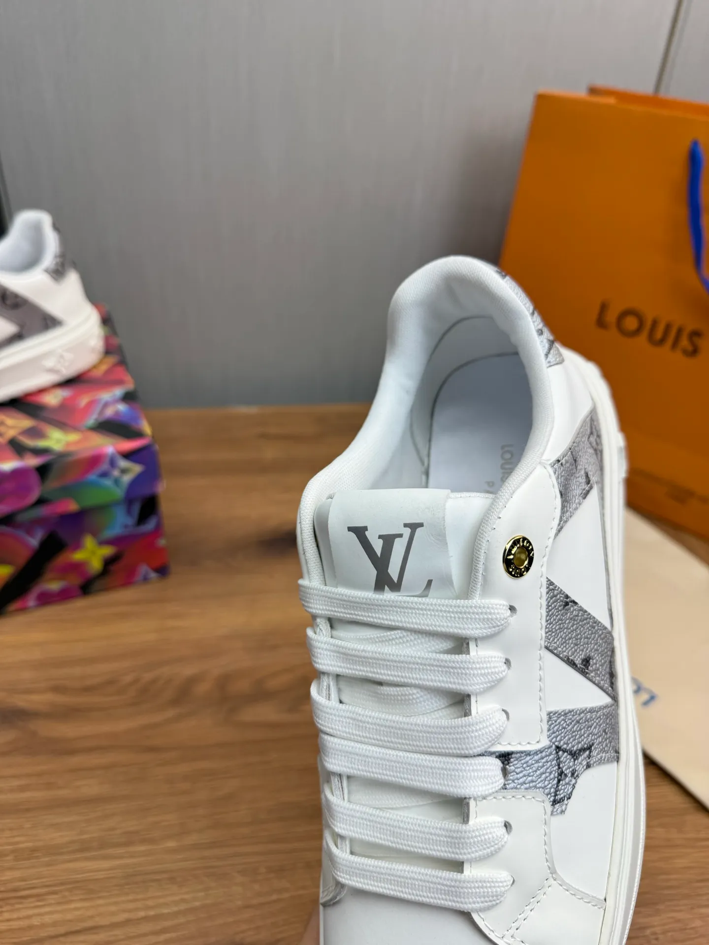 Men's shoes 💰520💰 LOUIS VUITTON [Luden Yiwei] The new trendy Lv is on the market 🎁, casual and fashionable men's shoes 👟 The upper is made of imported silk cowhide + cowhide mesh lining, the original wear-resistant rubber outsole, the version is simple and elegant, exclusive for trendy men. 38-44